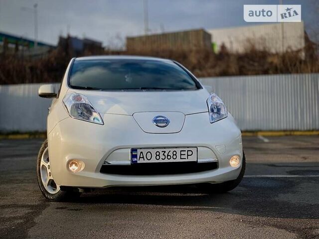 Белый Ниссан Лиф, объемом двигателя 0 л и пробегом 115 тыс. км за 9500 $, фото 1 на Automoto.ua