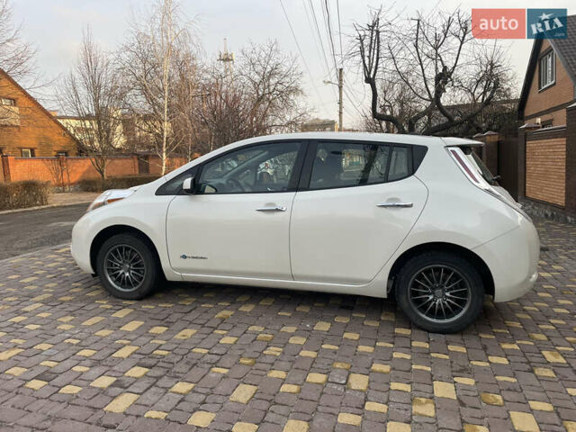 Белый Ниссан Лиф, объемом двигателя 0 л и пробегом 95 тыс. км за 14500 $, фото 1 на Automoto.ua