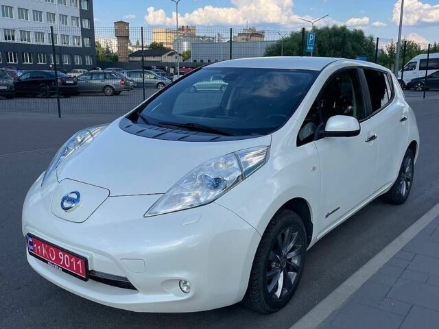 Білий Ніссан Ліф, об'ємом двигуна 0 л та пробігом 184 тис. км за 6600 $, фото 1 на Automoto.ua