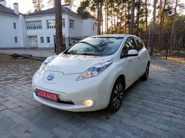 Білий Ніссан Ліф, об'ємом двигуна 0 л та пробігом 113 тис. км за 6950 $, фото 1 на Automoto.ua