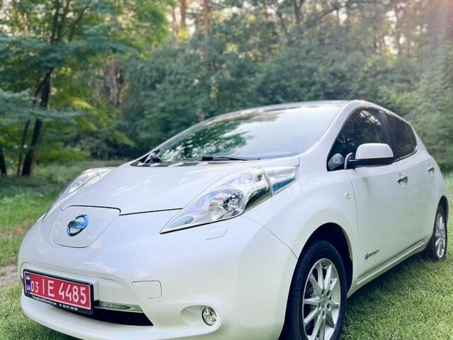 Білий Ніссан Ліф, об'ємом двигуна 0 л та пробігом 77 тис. км за 8450 $, фото 1 на Automoto.ua
