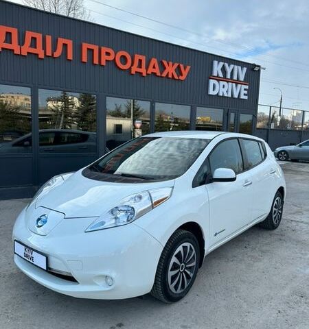 Белый Ниссан Лиф, объемом двигателя 0 л и пробегом 121 тыс. км за 7000 $, фото 1 на Automoto.ua