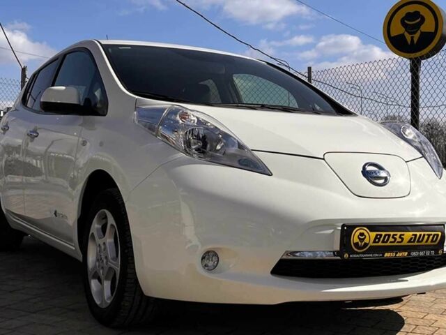 Білий Ніссан Ліф, об'ємом двигуна 0 л та пробігом 103 тис. км за 6600 $, фото 1 на Automoto.ua