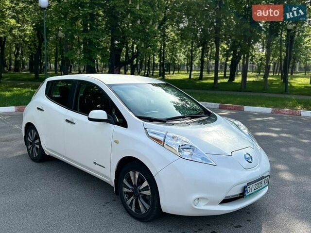 Белый Ниссан Лиф, объемом двигателя 0 л и пробегом 450 тыс. км за 6700 $, фото 1 на Automoto.ua
