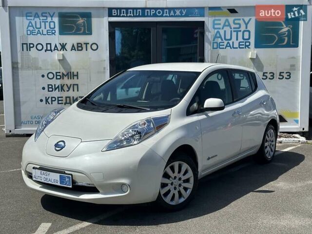 Білий Ніссан Ліф, об'ємом двигуна 0 л та пробігом 114 тис. км за 6690 $, фото 1 на Automoto.ua