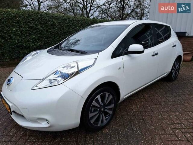 Белый Ниссан Лиф, объемом двигателя 0 л и пробегом 172 тыс. км за 8150 $, фото 1 на Automoto.ua