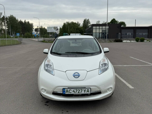 Білий Ніссан Ліф, об'ємом двигуна 0 л та пробігом 68 тис. км за 7200 $, фото 1 на Automoto.ua