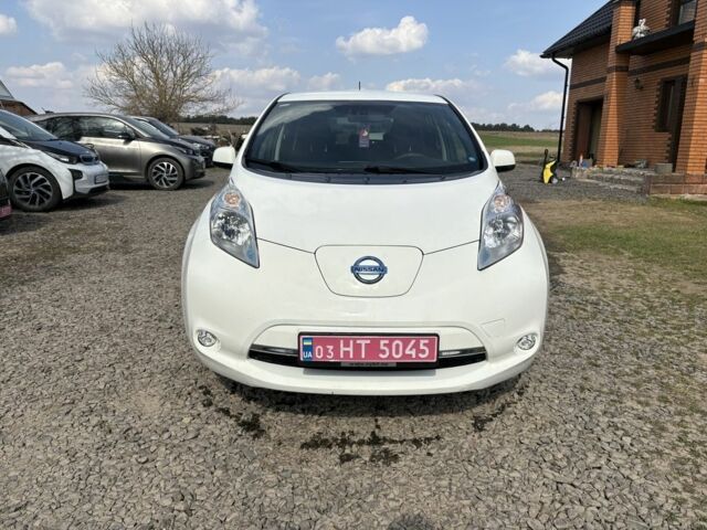 Белый Ниссан Лиф, объемом двигателя 0 л и пробегом 154 тыс. км за 6400 $, фото 1 на Automoto.ua