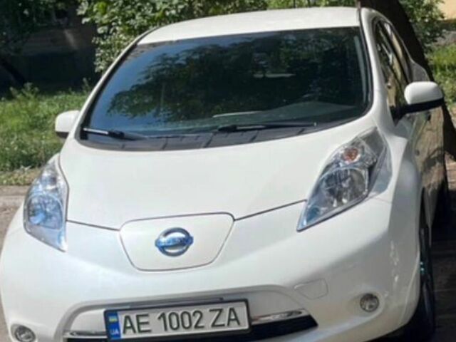 Белый Ниссан Лиф, объемом двигателя 0 л и пробегом 168 тыс. км за 7500 $, фото 1 на Automoto.ua