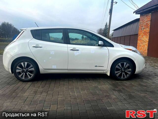 Белый Ниссан Лиф, объемом двигателя 0 л и пробегом 50 тыс. км за 7000 $, фото 1 на Automoto.ua