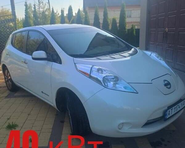 Белый Ниссан Лиф, объемом двигателя 0 л и пробегом 174 тыс. км за 10800 $, фото 1 на Automoto.ua