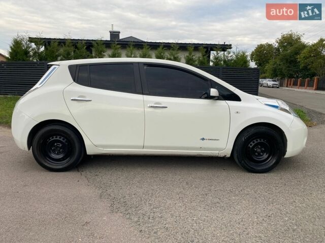 Белый Ниссан Лиф, объемом двигателя 0 л и пробегом 184 тыс. км за 7500 $, фото 1 на Automoto.ua