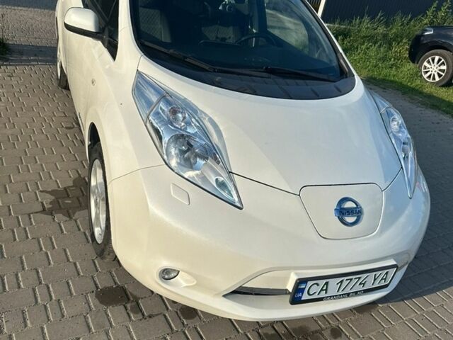 Белый Ниссан Лиф, объемом двигателя 0 л и пробегом 96 тыс. км за 9500 $, фото 1 на Automoto.ua