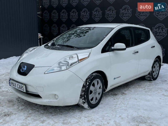 Білий Ніссан Ліф, об'ємом двигуна 0 л та пробігом 170 тис. км за 5500 $, фото 1 на Automoto.ua