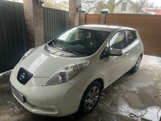 Белый Ниссан Лиф, объемом двигателя 0 л и пробегом 110 тыс. км за 5900 $, фото 1 на Automoto.ua