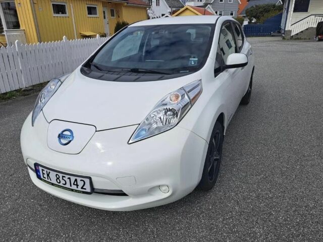 Білий Ніссан Ліф, об'ємом двигуна 0 л та пробігом 90 тис. км за 5800 $, фото 1 на Automoto.ua