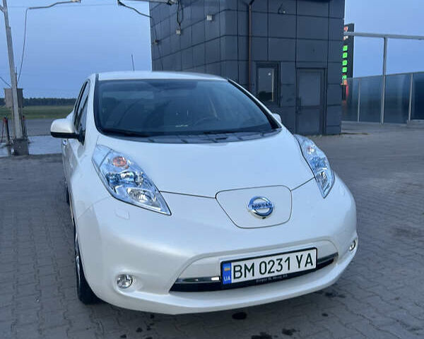 Белый Ниссан Лиф, объемом двигателя 0 л и пробегом 100 тыс. км за 9600 $, фото 1 на Automoto.ua