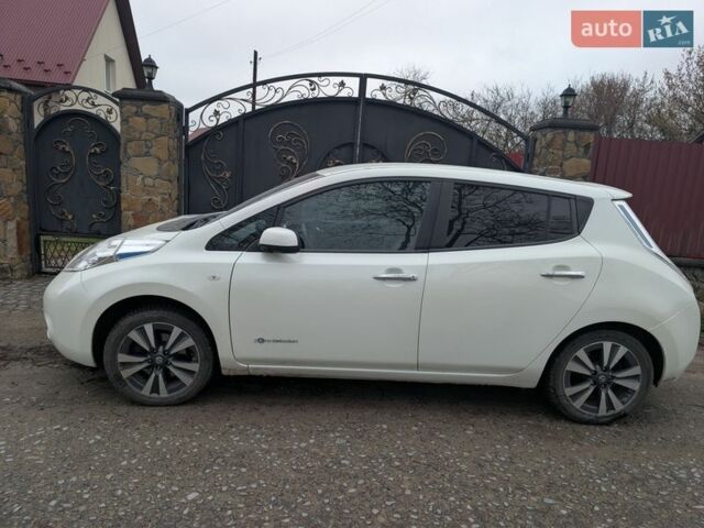 Белый Ниссан Лиф, объемом двигателя 0 л и пробегом 86 тыс. км за 7800 $, фото 1 на Automoto.ua