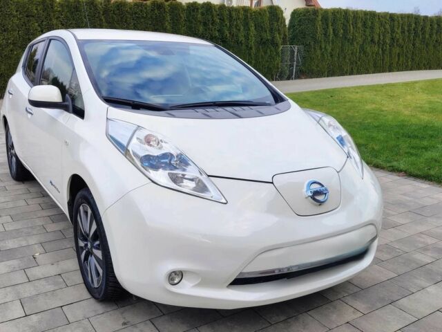 Білий Ніссан Ліф, об'ємом двигуна 0 л та пробігом 55 тис. км за 5380 $, фото 1 на Automoto.ua