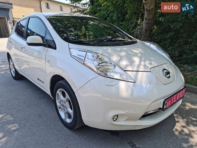 Білий Ніссан Ліф, об'ємом двигуна 0 л та пробігом 93 тис. км за 7999 $, фото 1 на Automoto.ua