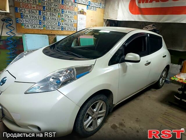 Белый Ниссан Лиф, объемом двигателя 80 л и пробегом 170 тыс. км за 5999 $, фото 1 на Automoto.ua