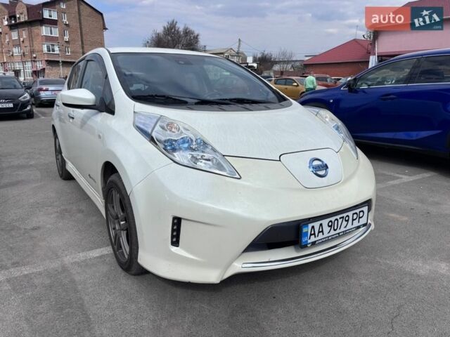 Білий Ніссан Ліф, об'ємом двигуна 0 л та пробігом 95 тис. км за 7300 $, фото 1 на Automoto.ua