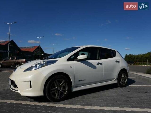 Белый Ниссан Лиф, объемом двигателя 0 л и пробегом 94 тыс. км за 8000 $, фото 1 на Automoto.ua