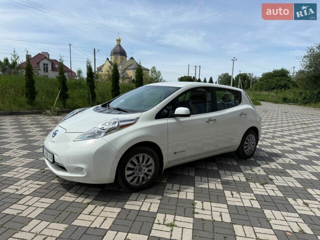 Белый Ниссан Лиф, объемом двигателя 0 л и пробегом 133 тыс. км за 7200 $, фото 1 на Automoto.ua