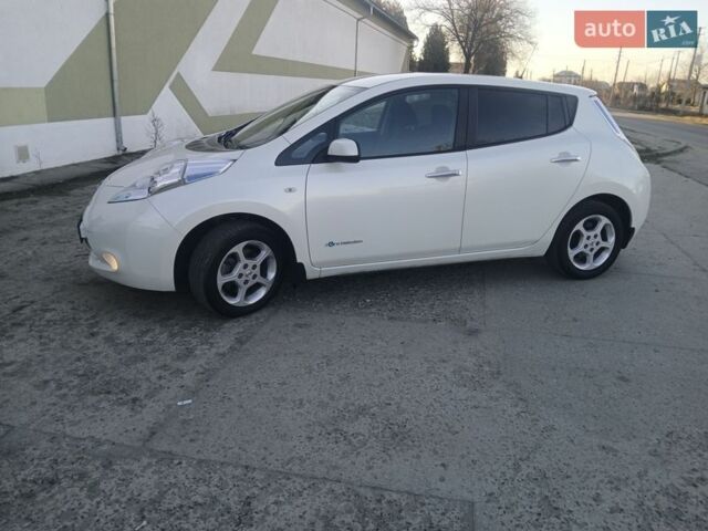 Белый Ниссан Лиф, объемом двигателя 0 л и пробегом 93 тыс. км за 7950 $, фото 1 на Automoto.ua
