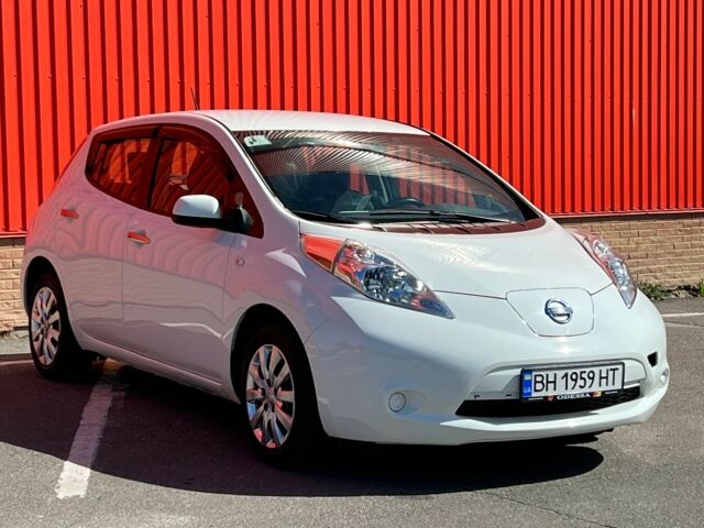 Белый Ниссан Лиф, объемом двигателя 0 л и пробегом 73 тыс. км за 8900 $, фото 1 на Automoto.ua