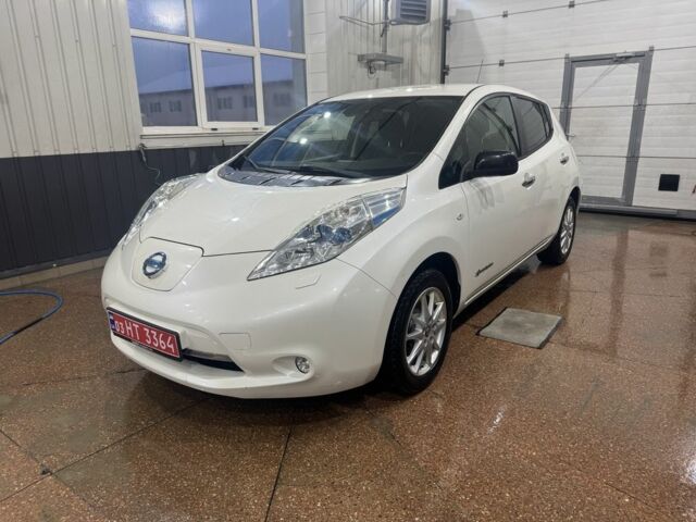 Белый Ниссан Лиф, объемом двигателя 0 л и пробегом 150 тыс. км за 8500 $, фото 1 на Automoto.ua