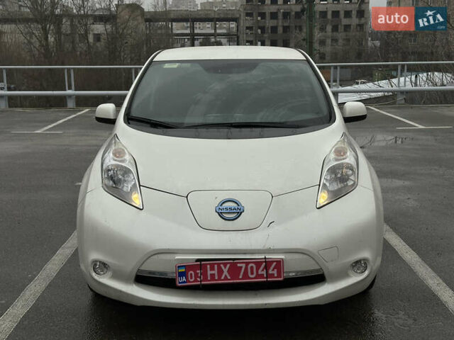 Белый Ниссан Лиф, объемом двигателя 0 л и пробегом 51 тыс. км за 7500 $, фото 1 на Automoto.ua