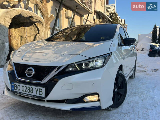 Белый Ниссан Лиф, объемом двигателя 0 л и пробегом 102 тыс. км за 12199 $, фото 1 на Automoto.ua