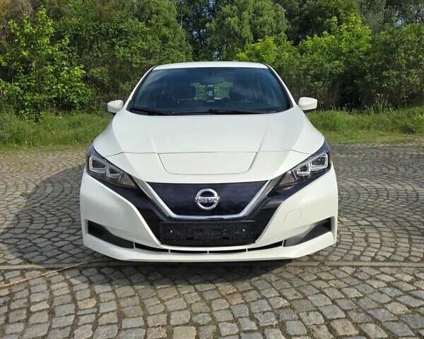 Белый Ниссан Лиф, объемом двигателя 0 л и пробегом 138 тыс. км за 10600 $, фото 1 на Automoto.ua