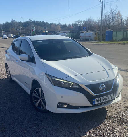 Белый Ниссан Лиф, объемом двигателя 0 л и пробегом 130 тыс. км за 12000 $, фото 1 на Automoto.ua