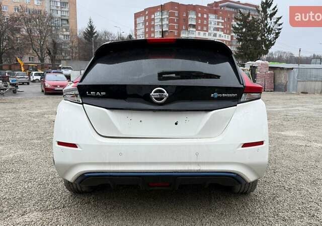 Белый Ниссан Лиф, объемом двигателя 0 л и пробегом 63 тыс. км за 6231 $, фото 1 на Automoto.ua