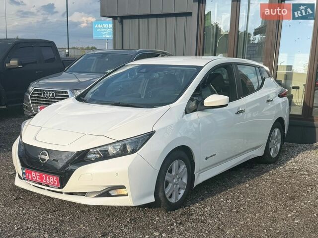 Белый Ниссан Лиф, объемом двигателя 0 л и пробегом 154 тыс. км за 12500 $, фото 1 на Automoto.ua