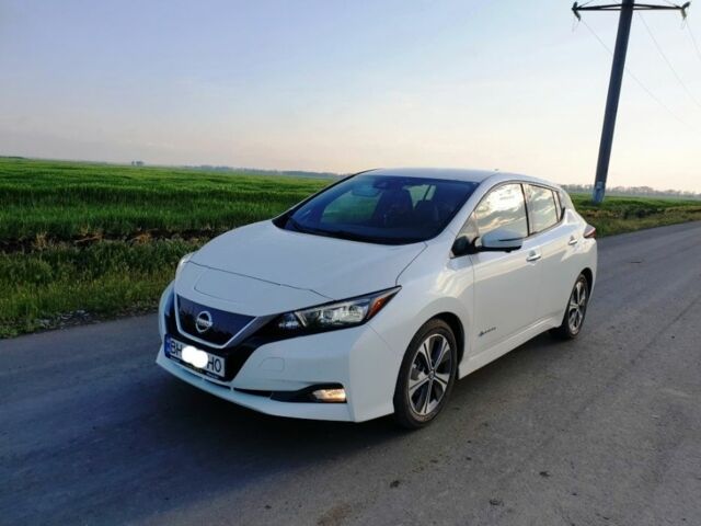 Білий Ніссан Ліф, об'ємом двигуна 0 л та пробігом 3 тис. км за 20999 $, фото 1 на Automoto.ua