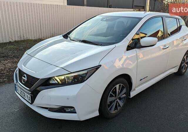 Белый Ниссан Лиф, объемом двигателя 0 л и пробегом 60 тыс. км за 14900 $, фото 1 на Automoto.ua