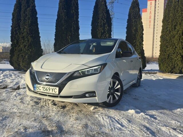 Белый Ниссан Лиф, объемом двигателя 0 л и пробегом 107 тыс. км за 10200 $, фото 1 на Automoto.ua