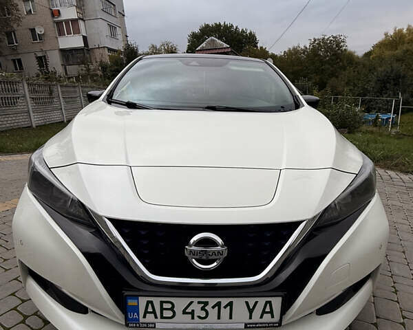 Білий Ніссан Ліф, об'ємом двигуна 0 л та пробігом 205 тис. км за 11700 $, фото 1 на Automoto.ua