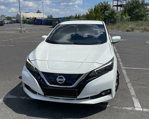 Белый Ниссан Лиф, объемом двигателя 0 л и пробегом 59 тыс. км за 12700 $, фото 1 на Automoto.ua