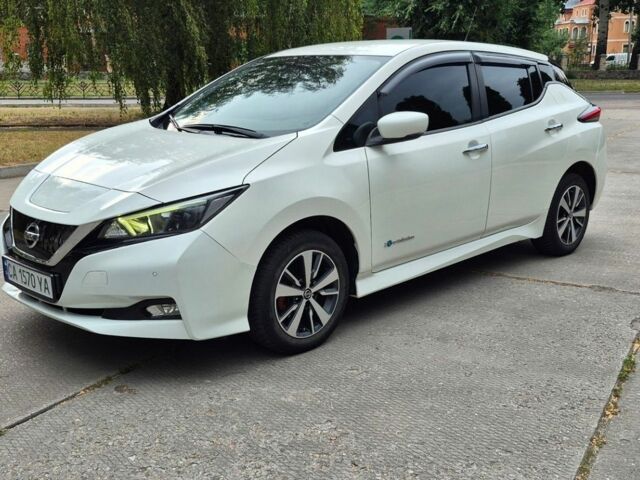 Білий Ніссан Ліф, об'ємом двигуна 0 л та пробігом 116 тис. км за 12100 $, фото 1 на Automoto.ua