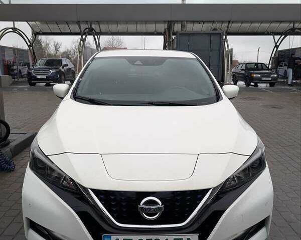 Белый Ниссан Лиф, объемом двигателя 0 л и пробегом 112 тыс. км за 12200 $, фото 1 на Automoto.ua