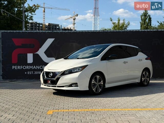Білий Ніссан Ліф, об'ємом двигуна 0 л та пробігом 51 тис. км за 13500 $, фото 1 на Automoto.ua