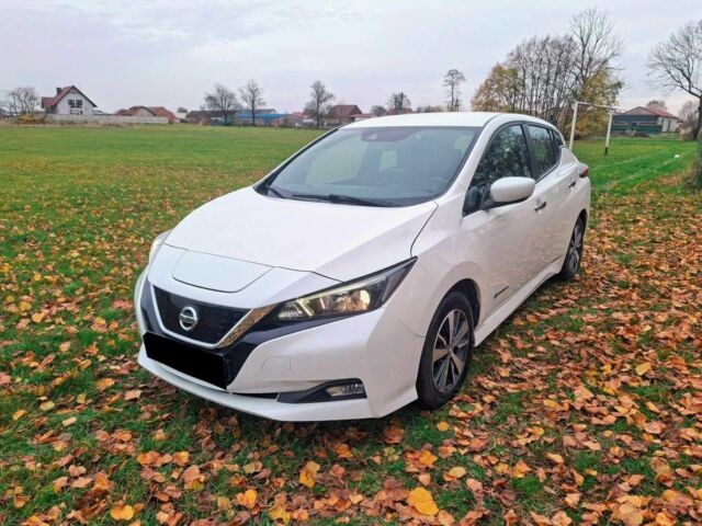 Белый Ниссан Лиф, объемом двигателя 0 л и пробегом 65 тыс. км за 5000 $, фото 1 на Automoto.ua