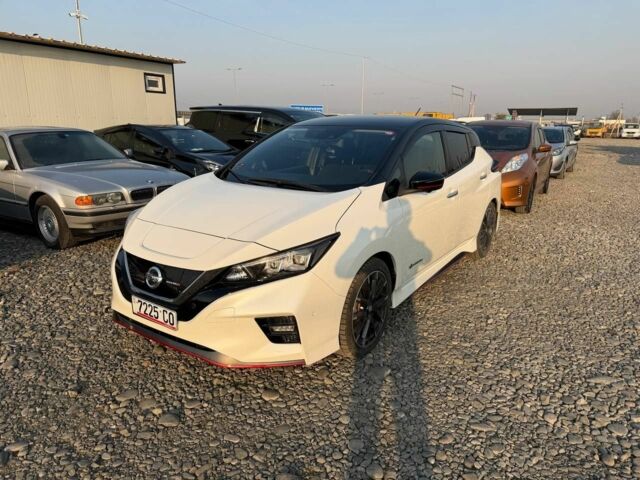 Белый Ниссан Лиф, объемом двигателя 0 л и пробегом 33 тыс. км за 16400 $, фото 1 на Automoto.ua