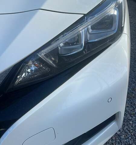 Белый Ниссан Лиф, объемом двигателя 0 л и пробегом 94 тыс. км за 13000 $, фото 1 на Automoto.ua