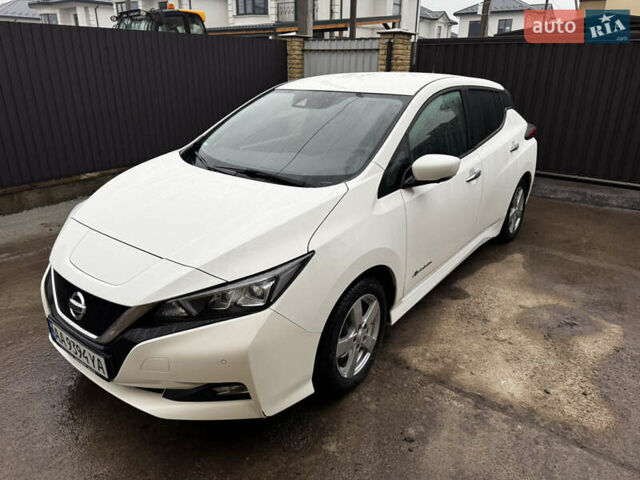 Белый Ниссан Лиф, объемом двигателя 0 л и пробегом 112 тыс. км за 13500 $, фото 1 на Automoto.ua