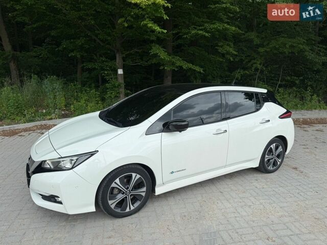 Белый Ниссан Лиф, объемом двигателя 0 л и пробегом 119 тыс. км за 12800 $, фото 1 на Automoto.ua
